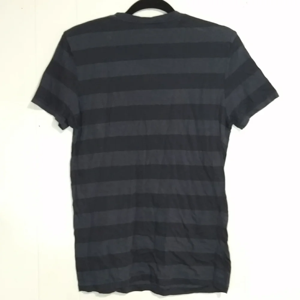 H&M Henley V Neck Short Sleeve Shirt - Picture 2 of 5